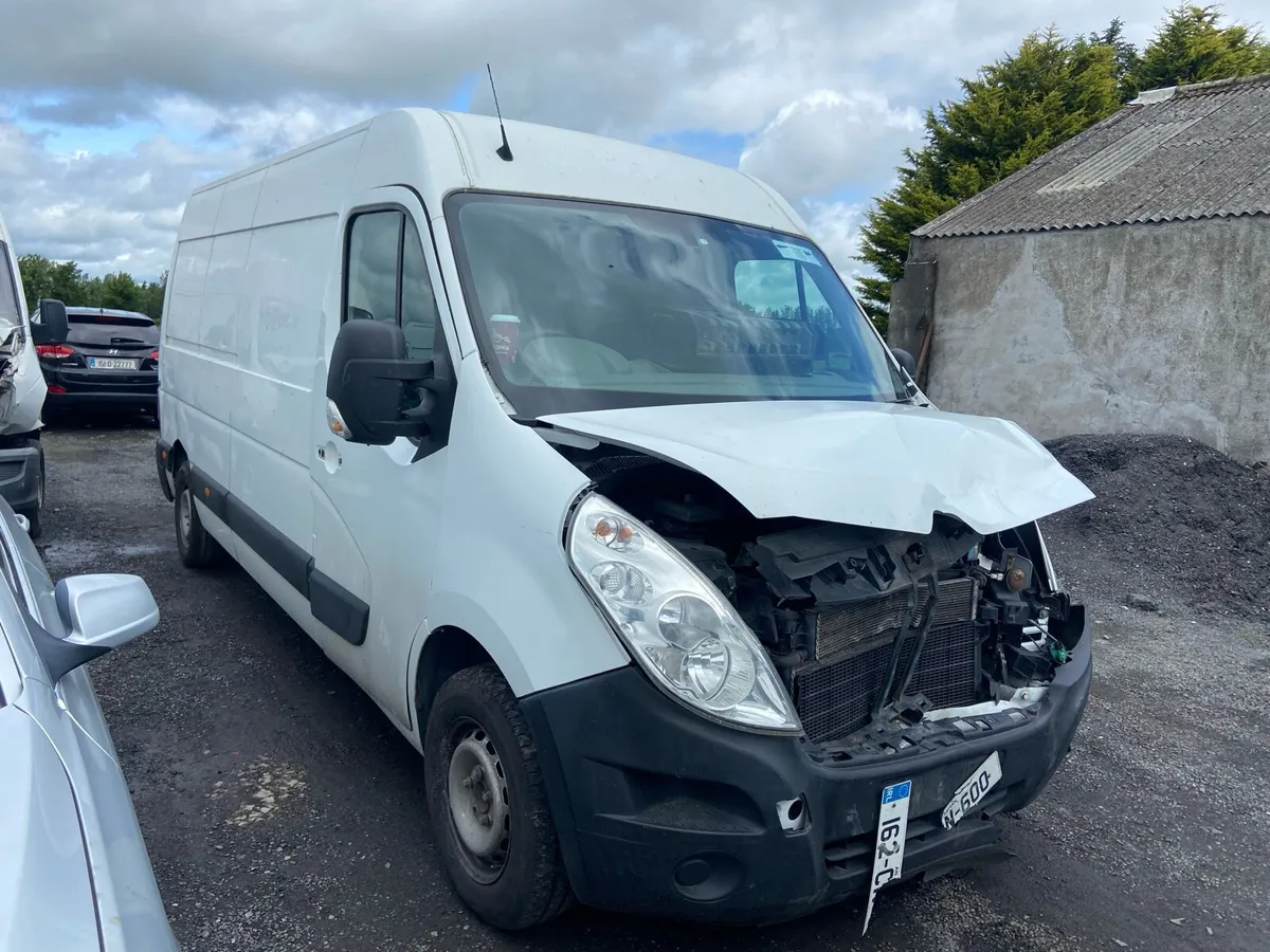 2016 Renault master light front damage - Image 1