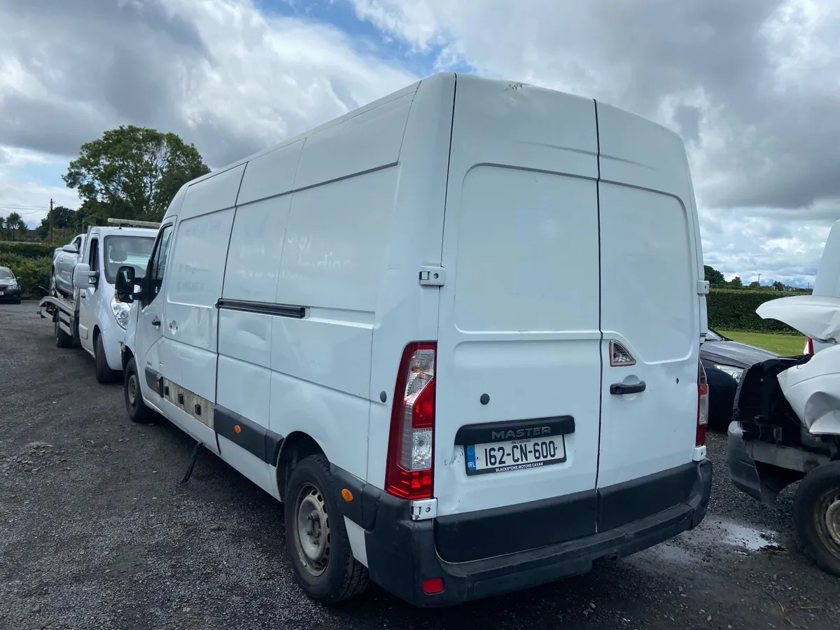 2016 Renault master light front damage - Image 3