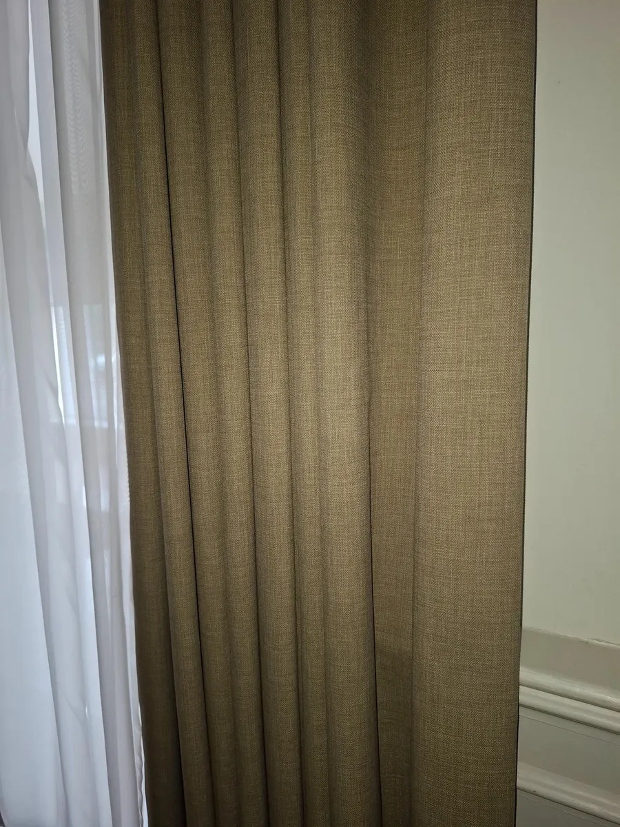 Chandeliers/Curtains/Coffee Tables - Image 2