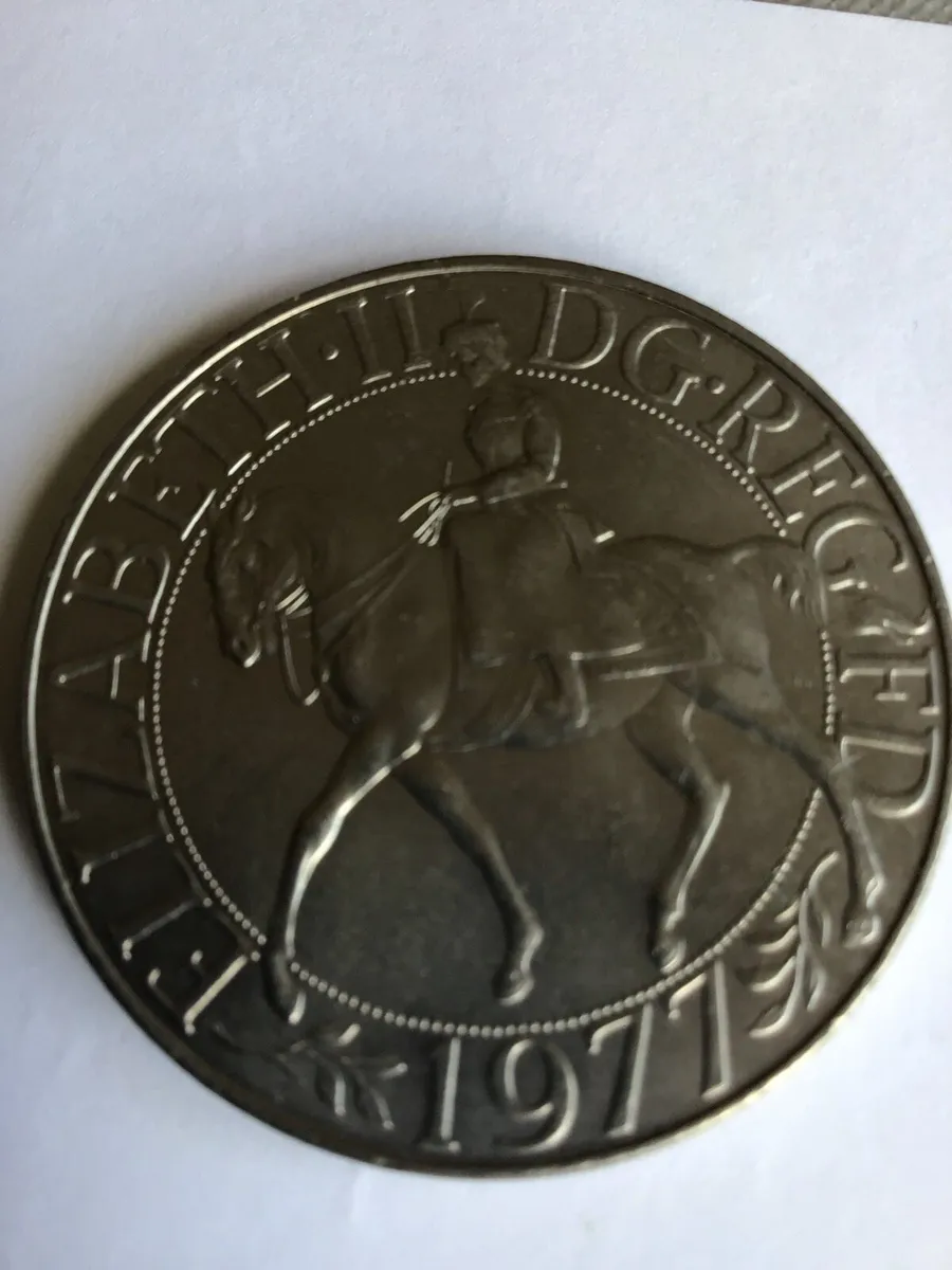 British Crown coin- Silver Jubilee Queen Elizabeth - Image 2