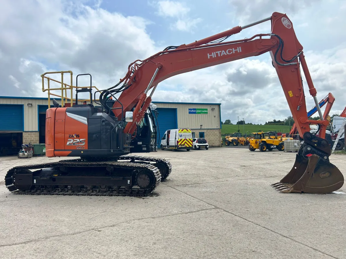 2022 Hitachi ZX225 Only 2100Hrs - MULLANS - Image 2