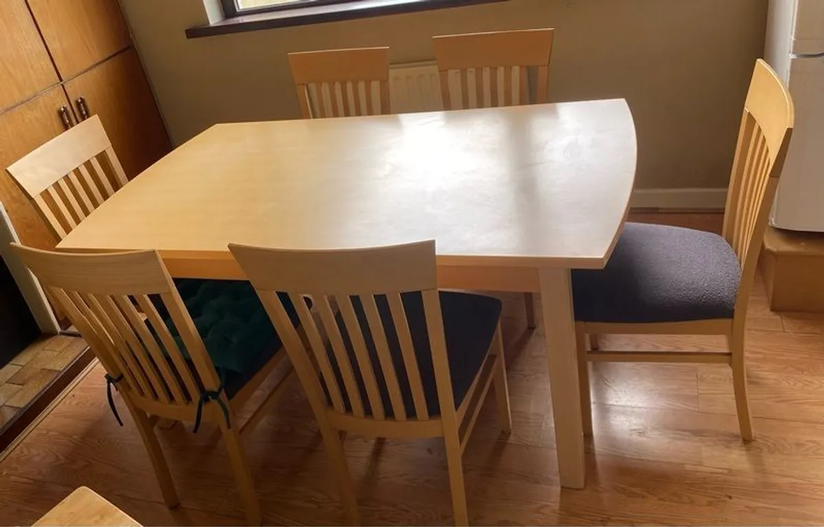 Extendable Kitchen Table & 6 Chairs - Image 1