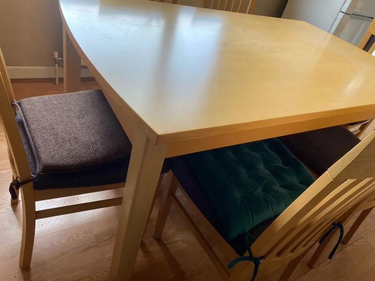 Extendable Kitchen Table & 6 Chairs - Image 4