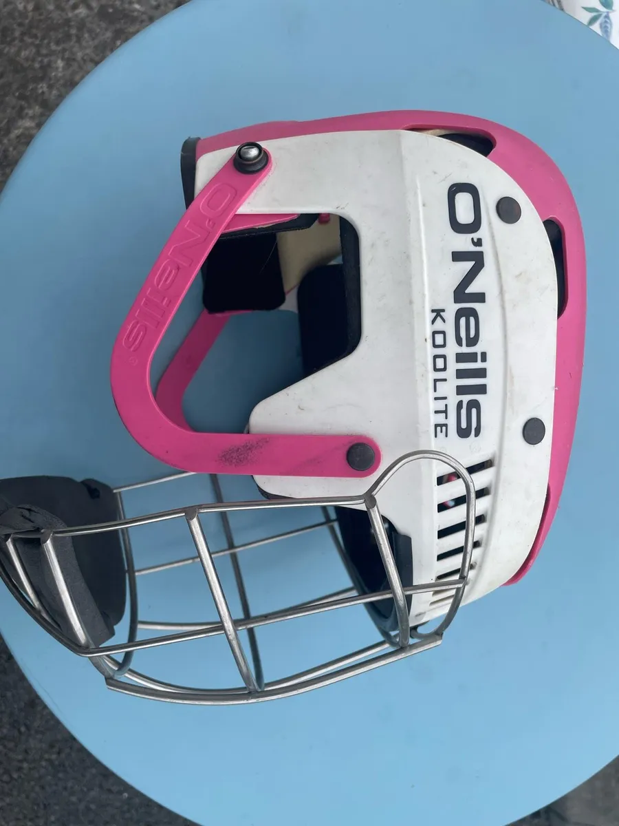 ONeills Girls Hurling Helmet - Image 3