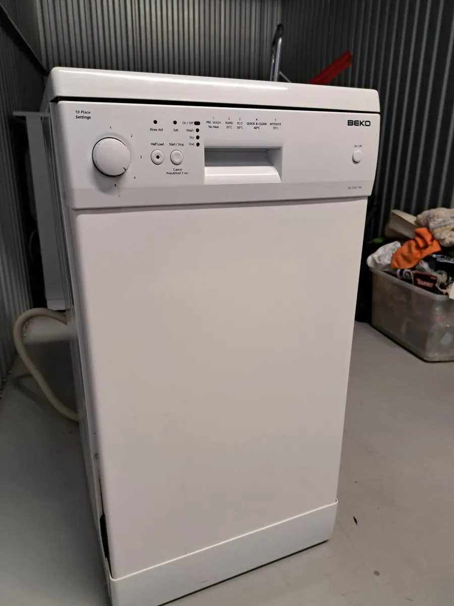 Dishwasher, Slimline - Image 1