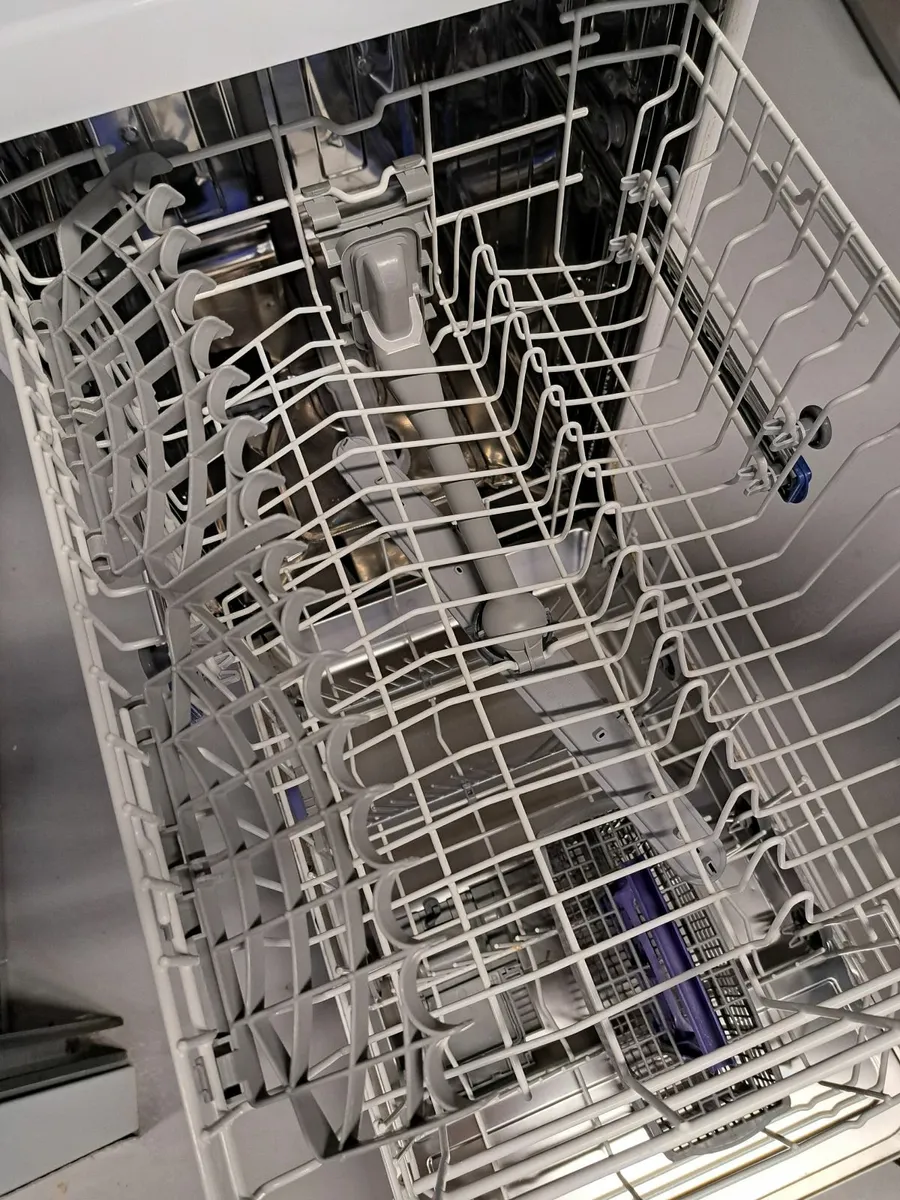 Dishwasher, Slimline - Image 4