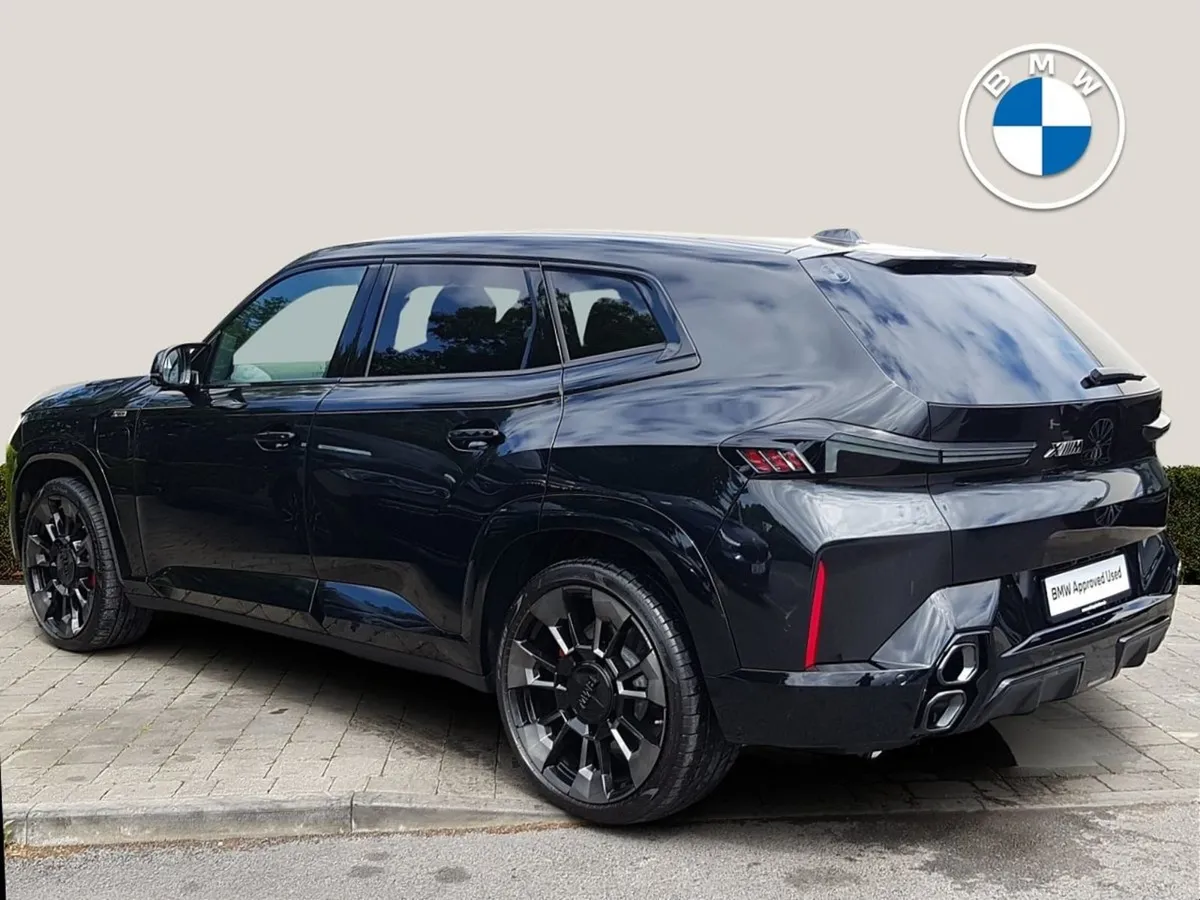BMW XM 50e - Image 2