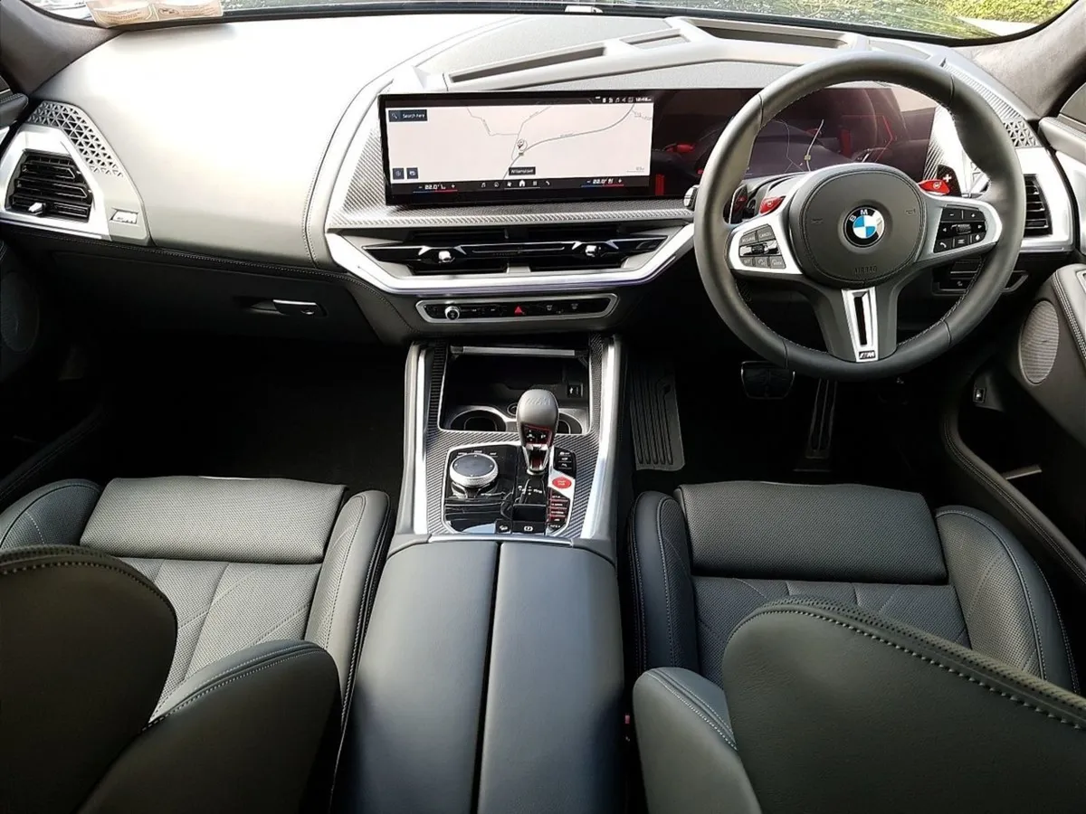 BMW XM 50e - Image 4