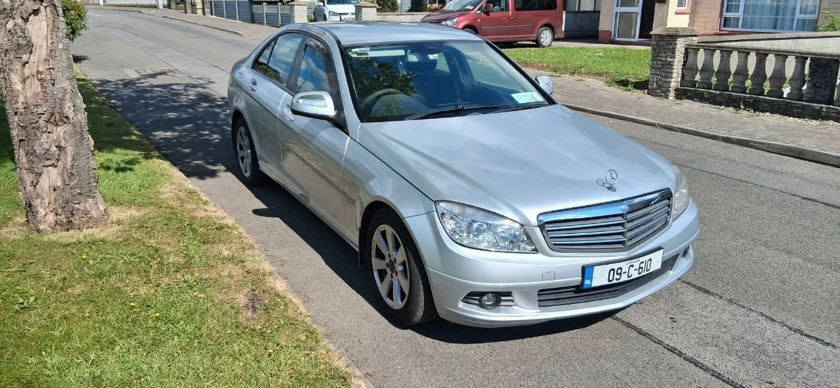Mercedes-Benz C-Class 2009 - Image 2