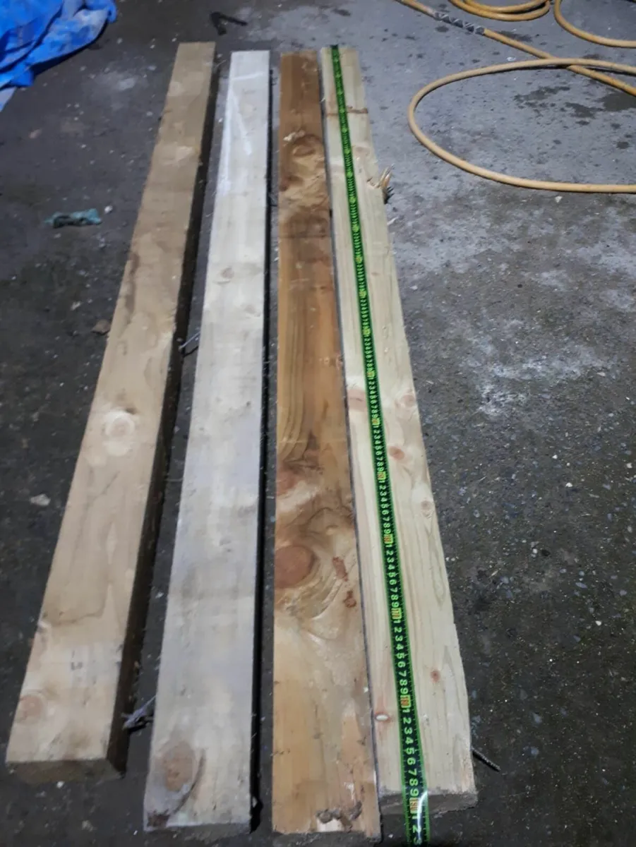 Post wood - Image 1