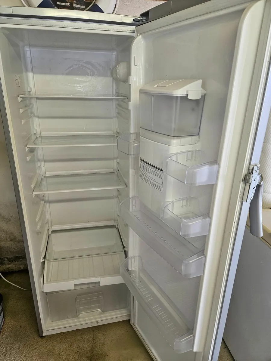 Beko silver fridge - Image 2