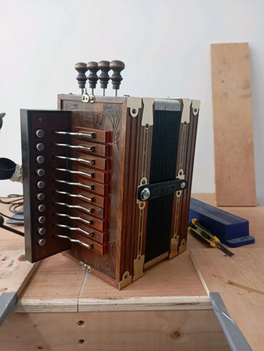 Eflat melodeon