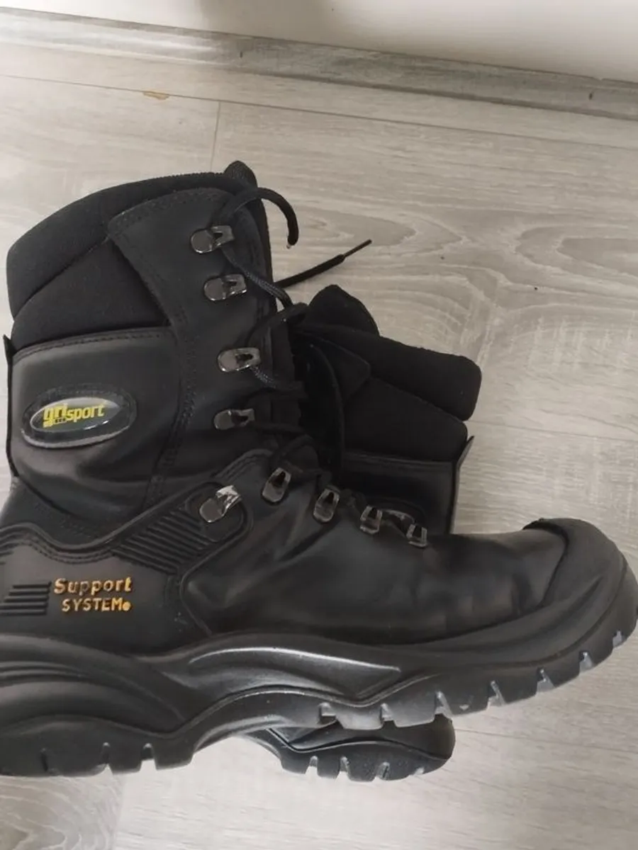 Men's boots - Image 2
