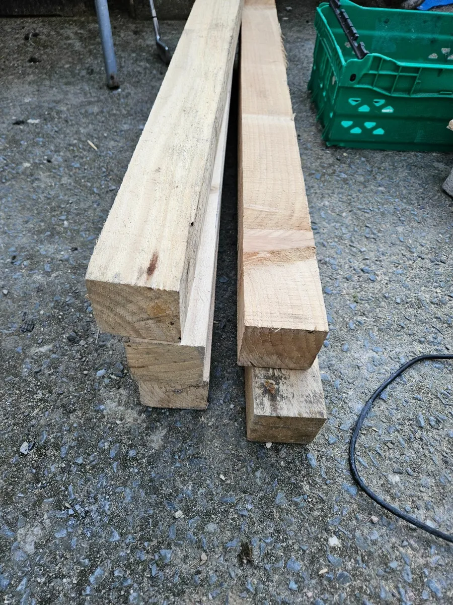 Post wood - Image 1