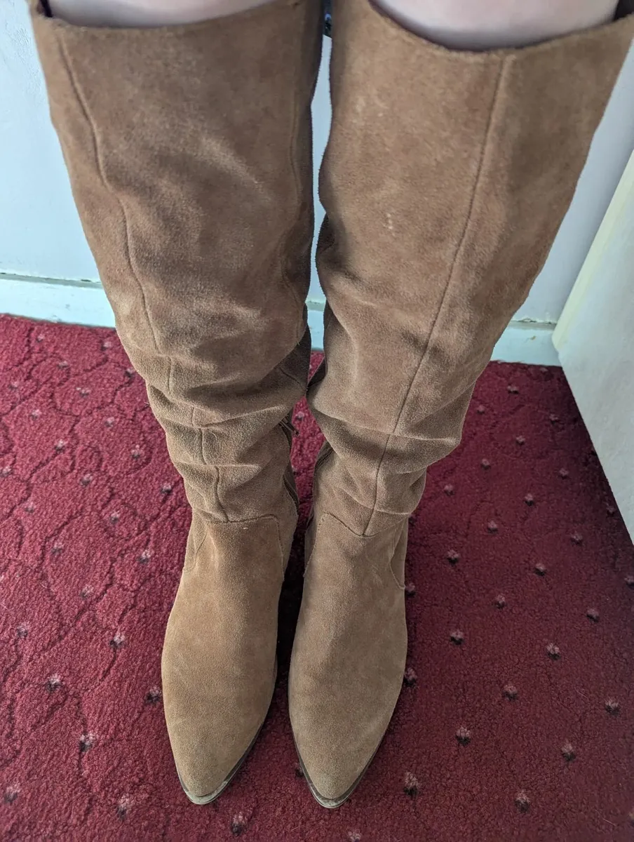 Boots - Image 1