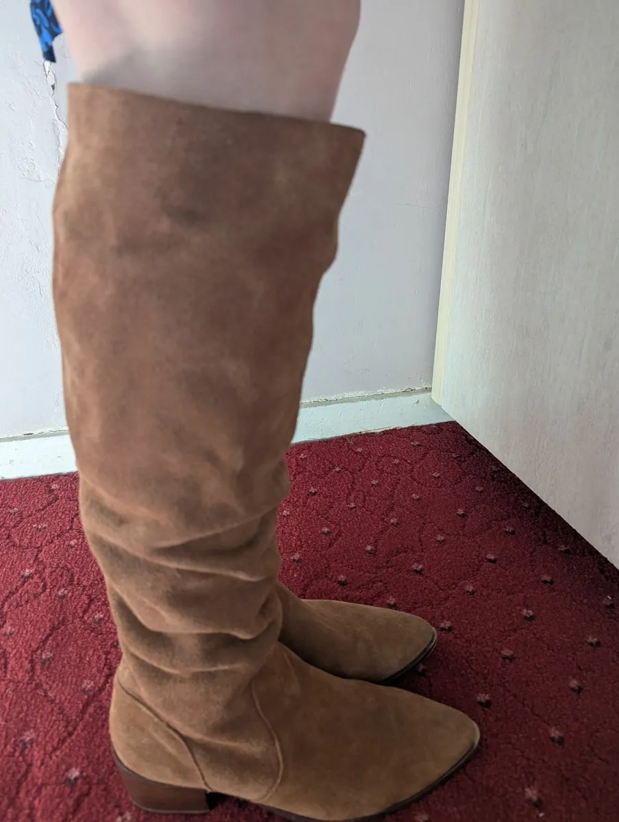 Boots - Image 2