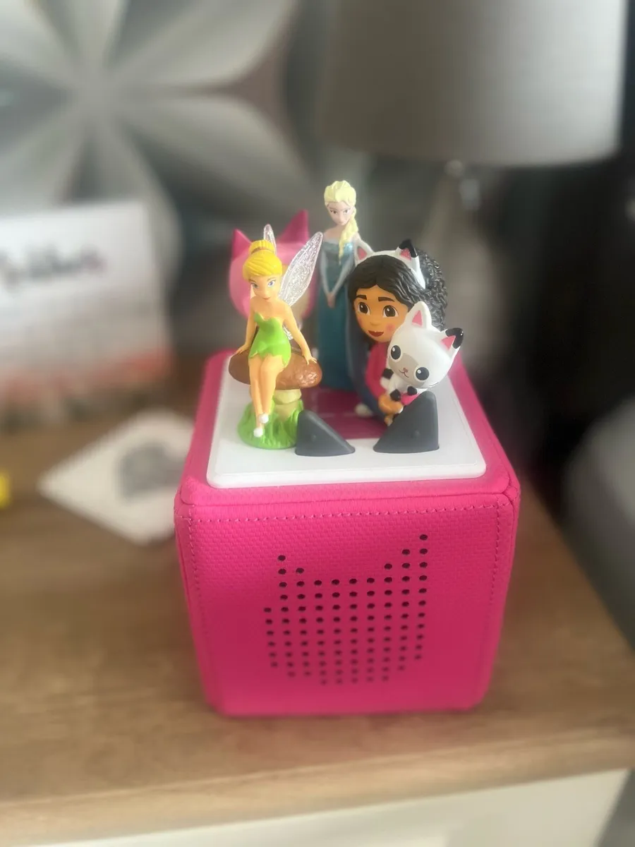 Pink Tonies box with characters - Image 1