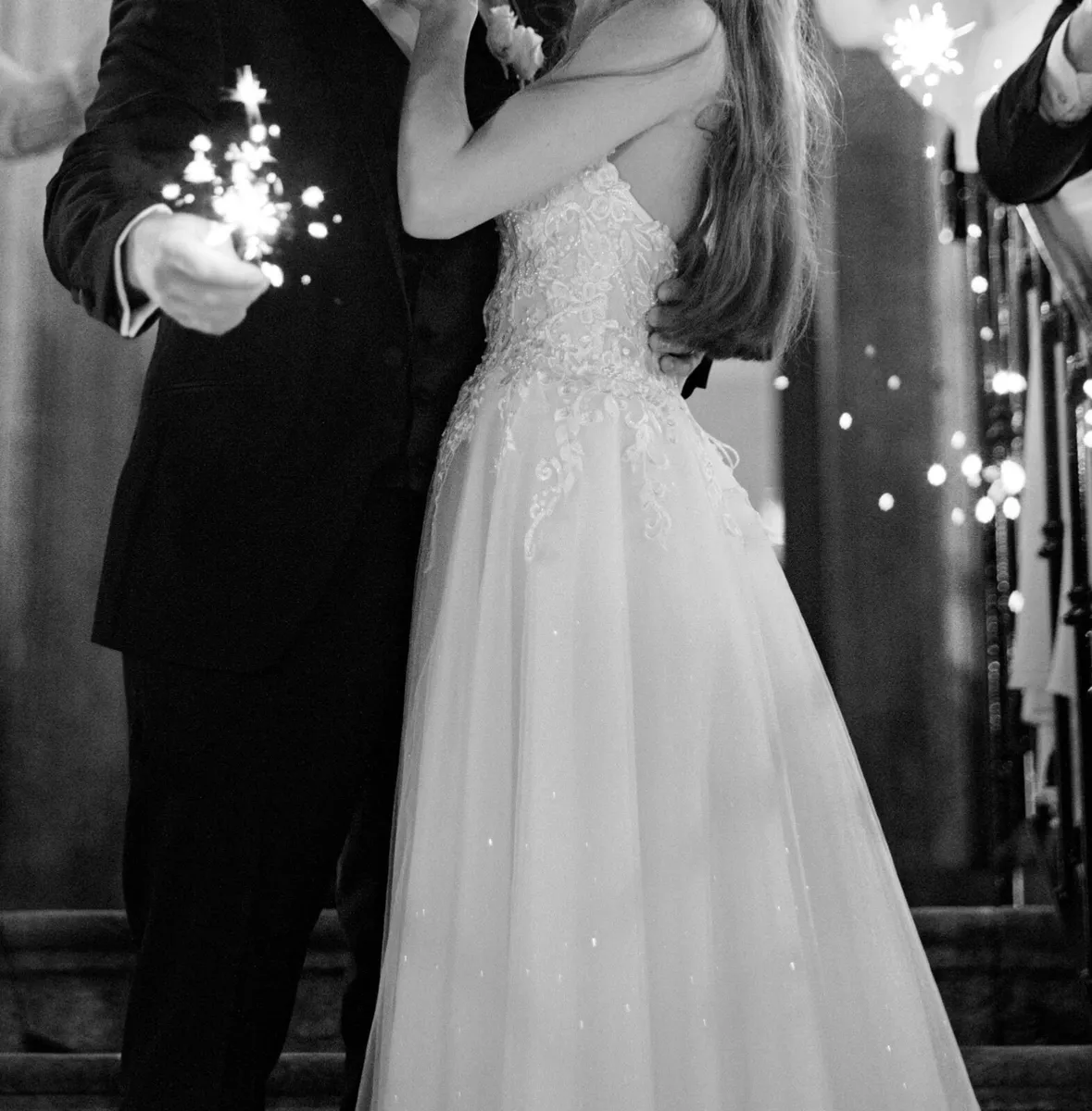 2 wedding dresses and veil (bought for 7000€) - Image 3