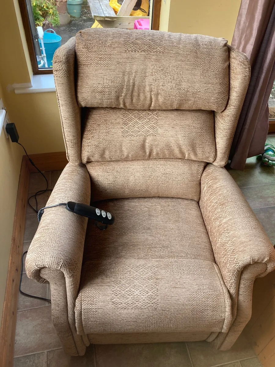Electric Riser Recliner Chair - AS NEW - Image 2