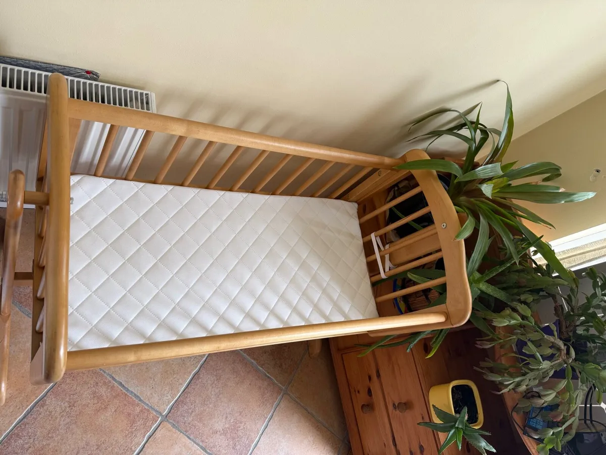 Crib - Image 1