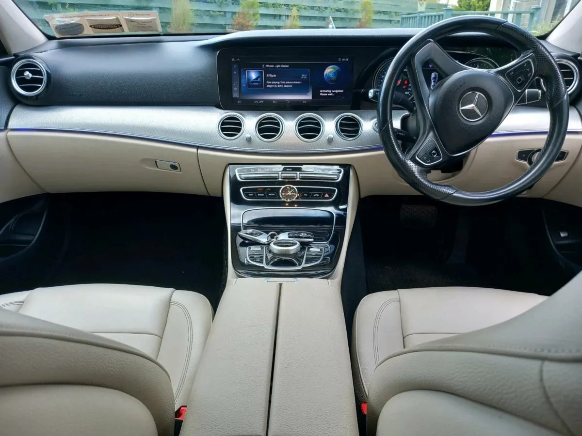 Mercedes-Benz E220  fsh 2018 1owner. - Image 2