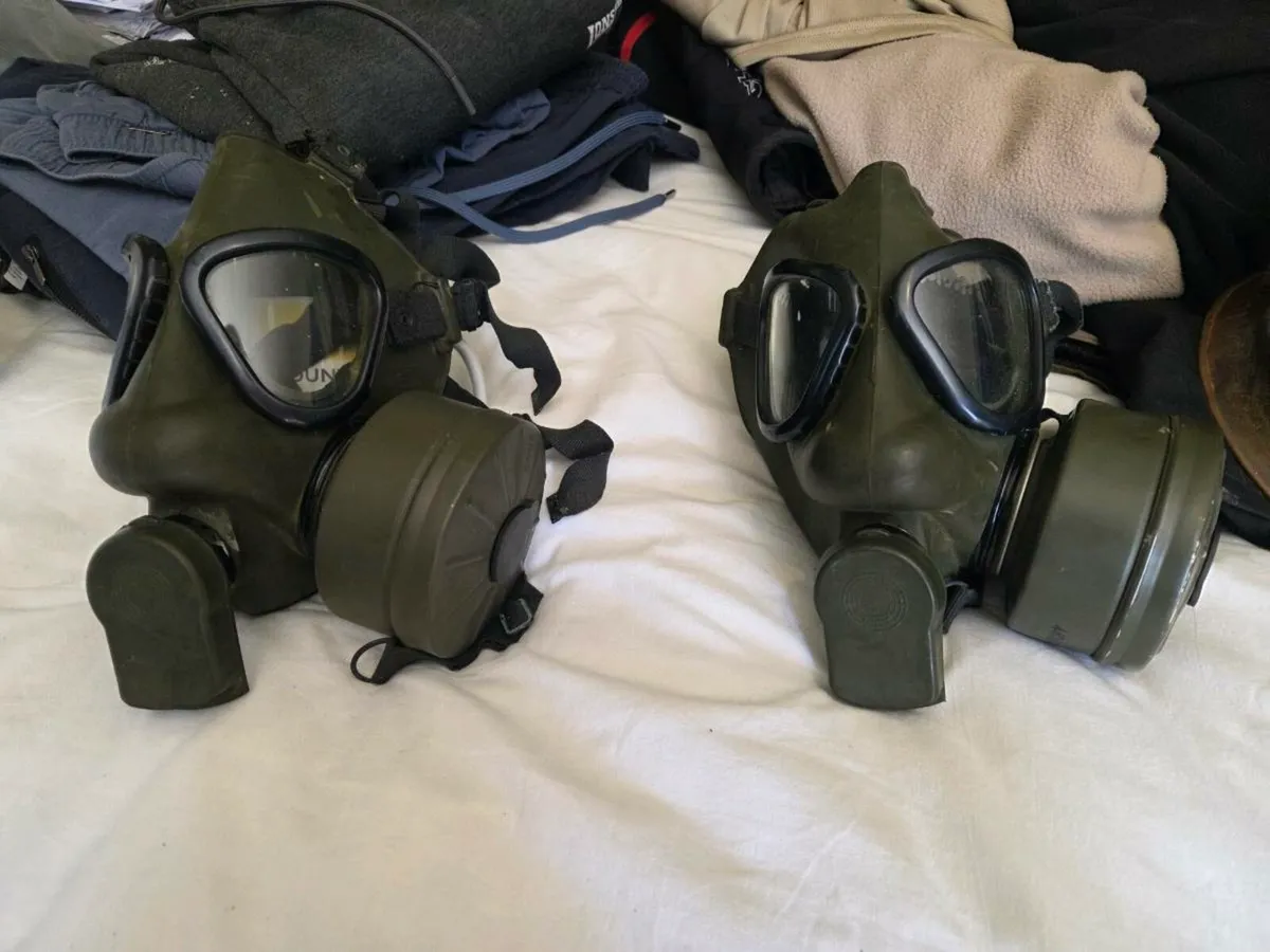 Norwegian M9/M9A1 has mask pair - Image 1