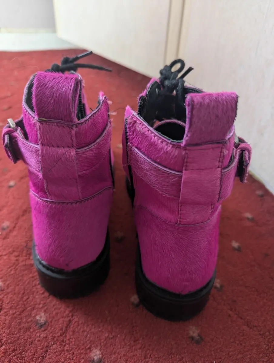 Boots - Image 2