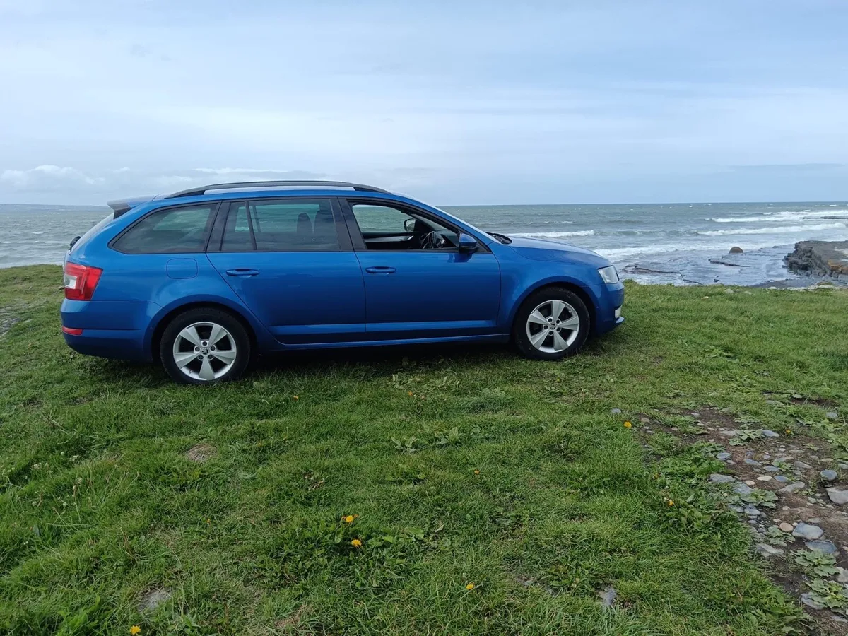 2016 Skoda Octavia 1.6 TDI 6 Speed  Green line - Image 3