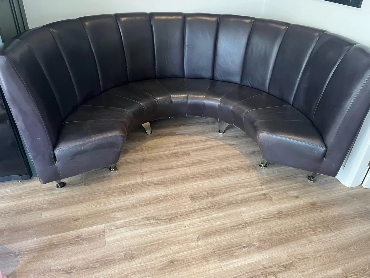 Circular Bench/ Couch - Image 2
