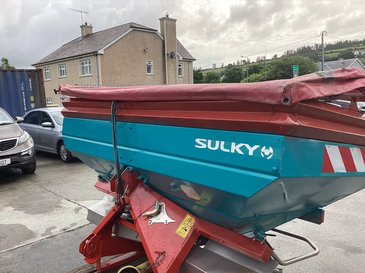SULKY 3 TON FERTILISER SPREADER VERY CLEAN SPRE - Image 2