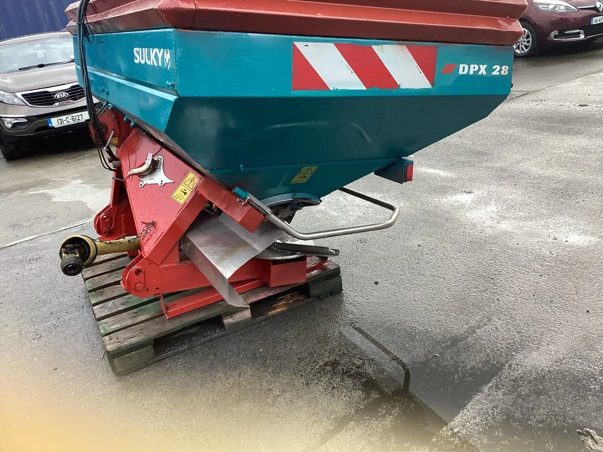 SULKY 3 TON FERTILISER SPREADER VERY CLEAN SPRE - Image 3