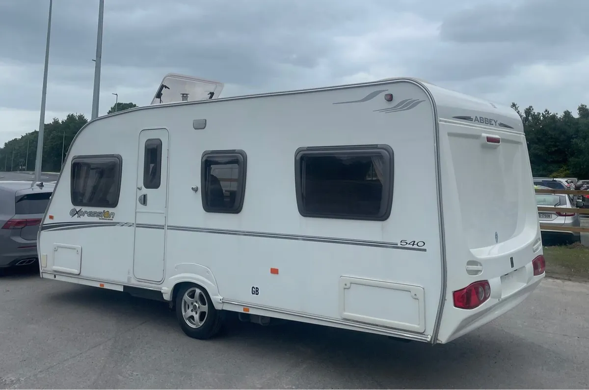2010 Abbey 4/5 berth fixed bed & remote mover - Image 3