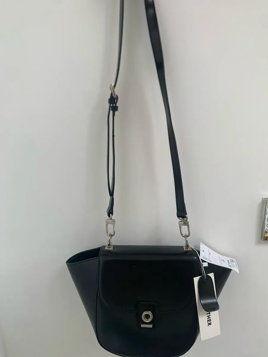 Each other branded bag - Image 2