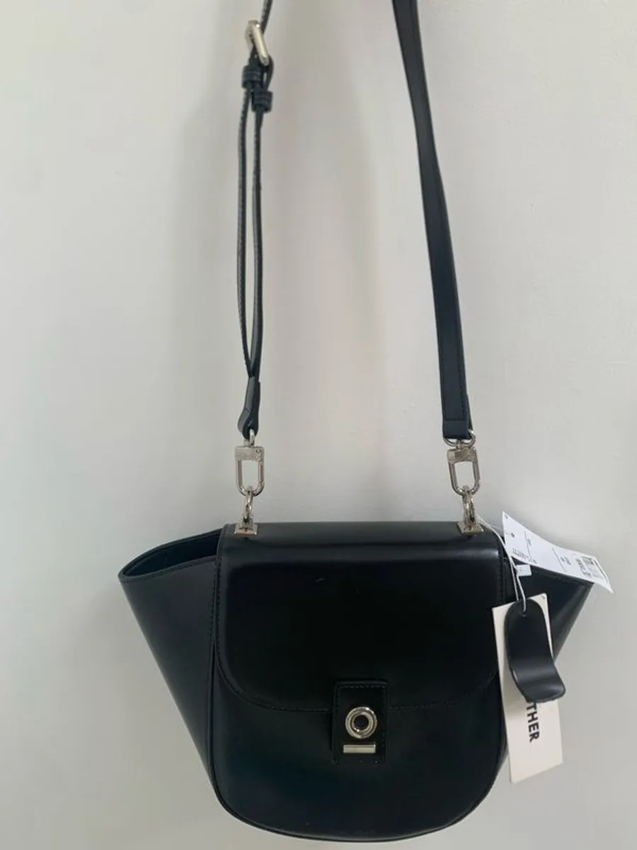 Each other branded bag - Image 3
