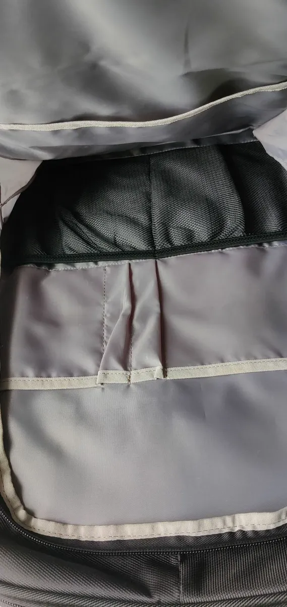 Amazon Basics 45L Travel Backpacks – Like New - Image 4