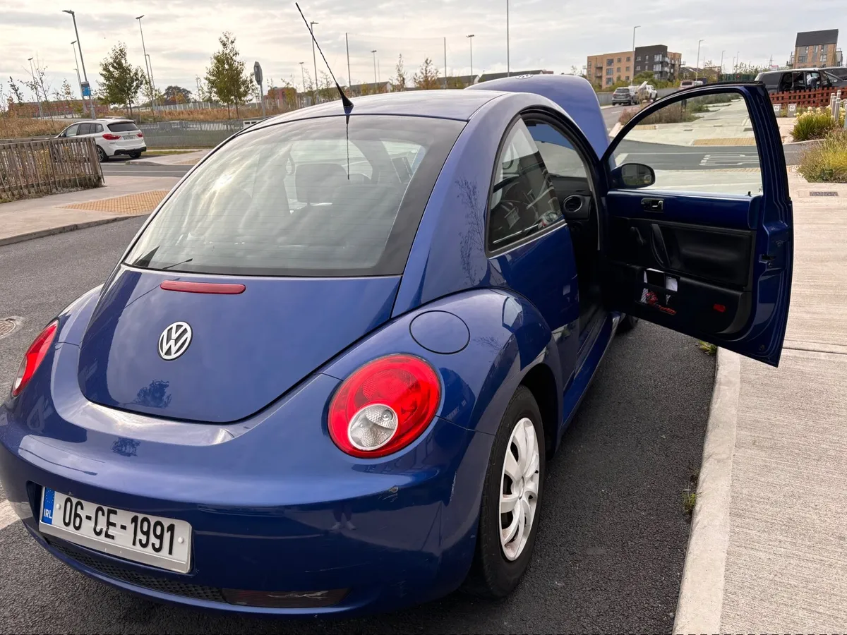 Volkswagen Beetle 2006 - Image 2