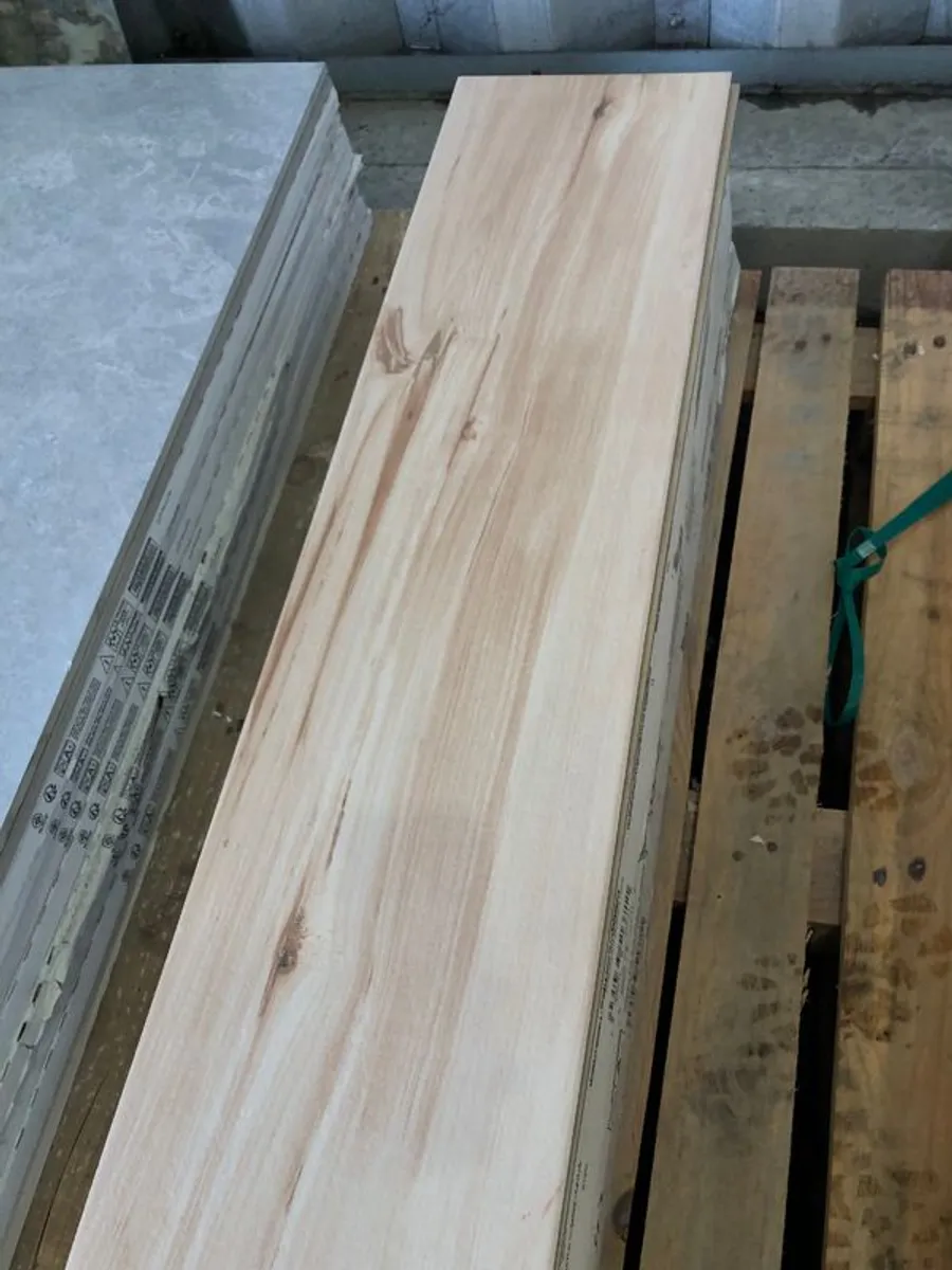 Nice wood effect Tile (6 sq mtrs) - Image 2