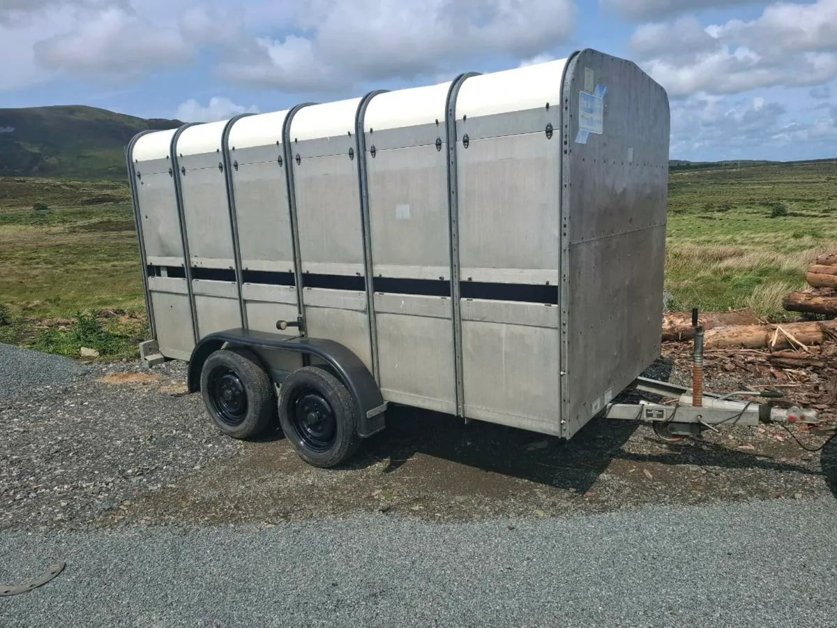 Cattle trailer - Image 1