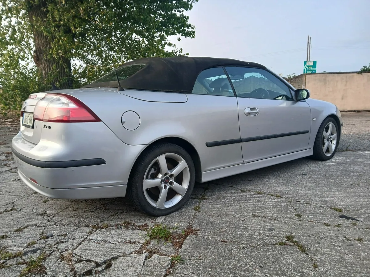 Saab 9-3 convertible - Image 2