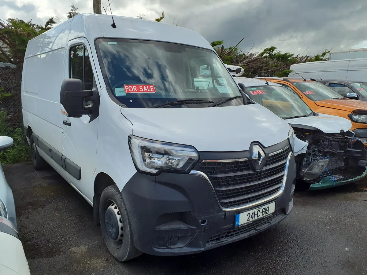 Renault Master 2024 only 13,700 km - Image 3