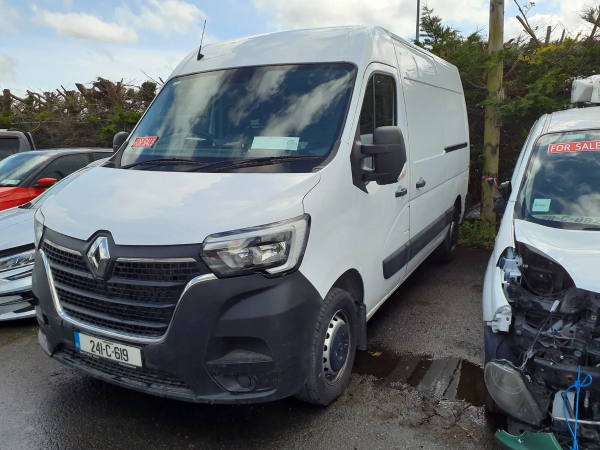 Renault Master 2024 only 13,700 km - Image 2
