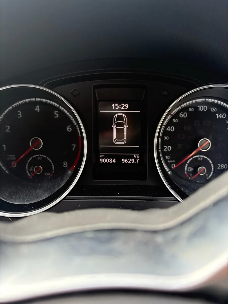 Car - Image 4