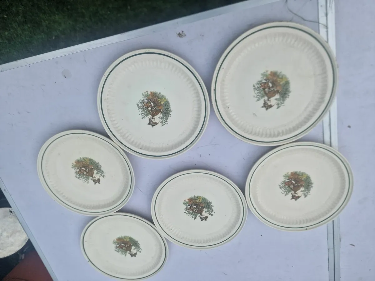 Carrigline pottery. - Image 2