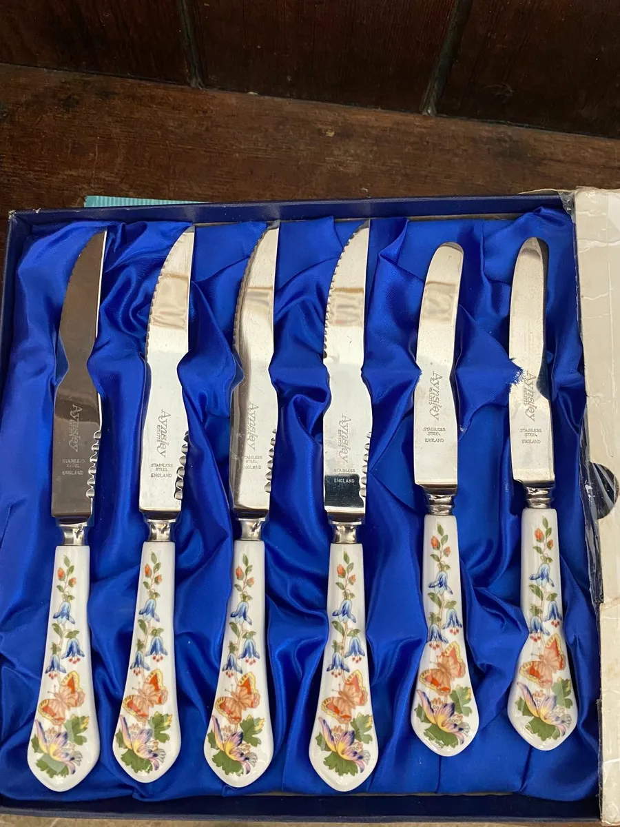 Aynsley china handled cutlery DELIVERY AVAILABLE - Image 3