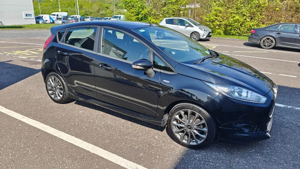 2017 Ford Fiesta - Image 1