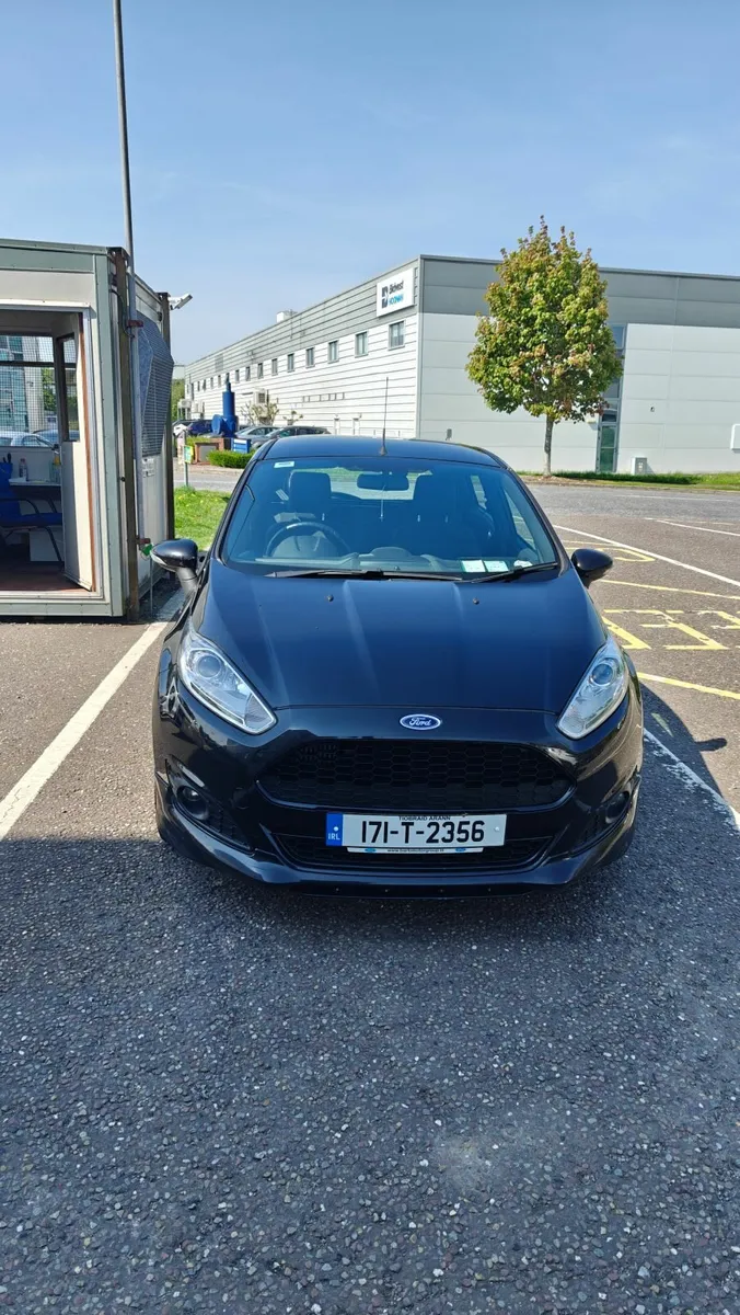 2017 Ford Fiesta - Image 2