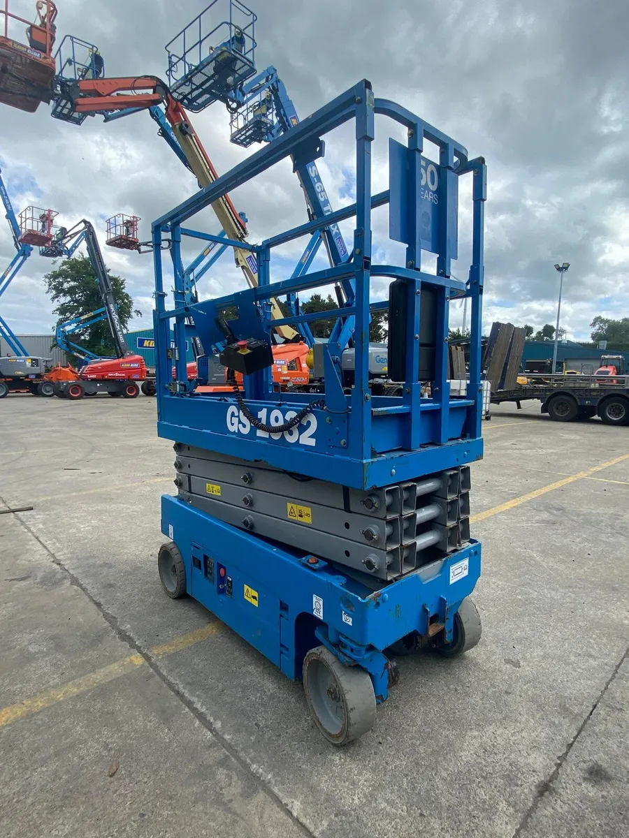 2016 GENIE GS1932 25FT ELECTRIC SCISSOR - Image 2