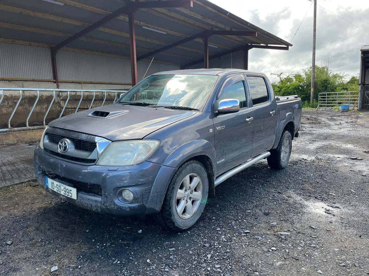 2010 Toyota hilux - Image 2