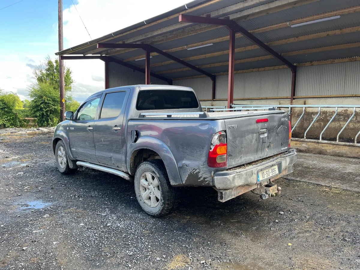 2010 Toyota hilux - Image 3