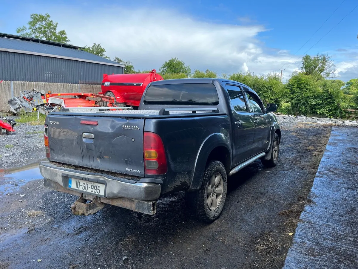 2010 Toyota hilux - Image 4